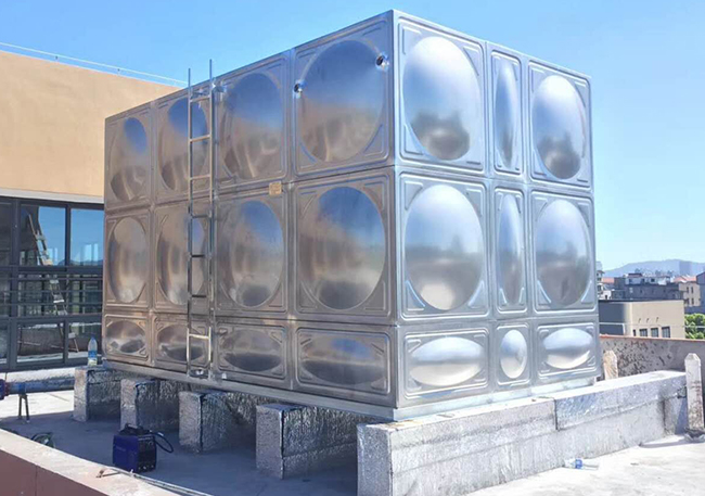 九江不锈钢水箱-哪种类型的不锈钢用于水箱泵一体式不锈钢水箱的钢板？